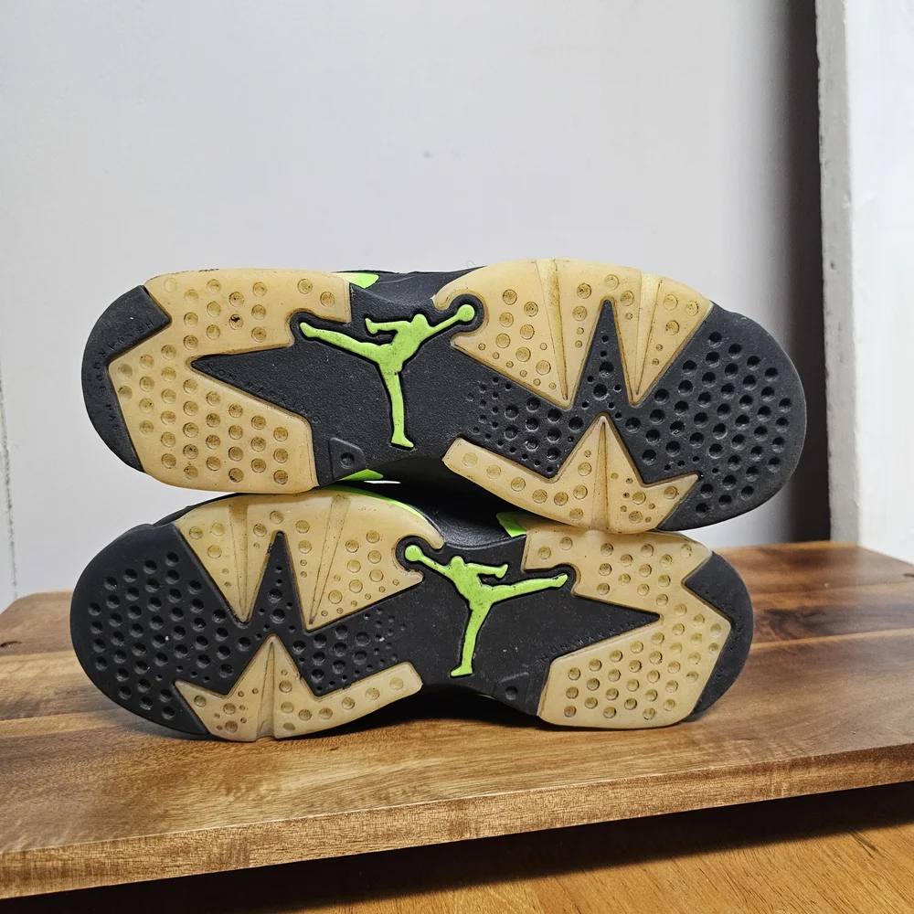 Air Jordan 6 Retro Electric Green‎ Size 5.5 Kids School Basketball Boys Gym